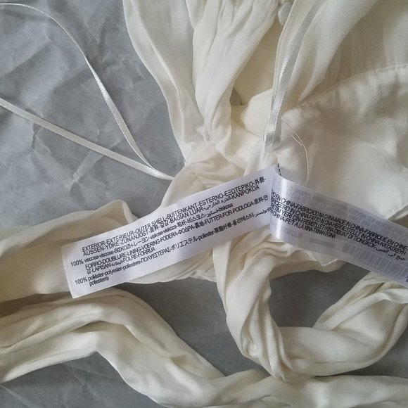 NWT SATIN EFFECT CROP HALTER OPEN BACK TOP CREAM WHITE - Picture 5 of 7